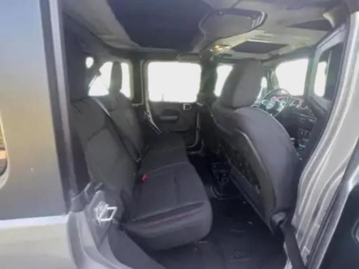 Jeep Wrangler Unlimited 2.8 CRD DPF Rubicon Auto (9)