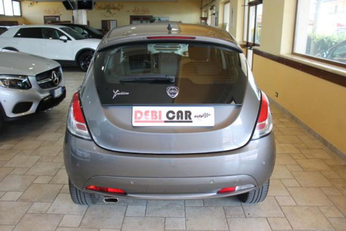 Lancia Ypsilon 1.2 69 CV 5 porte GPL Gold Plus (3)