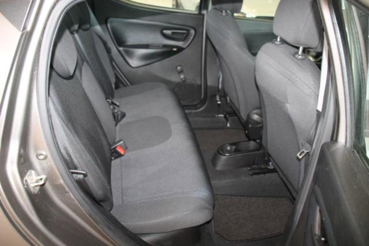 Lancia Ypsilon 1.2 69 CV 5 porte GPL Gold Plus (8)