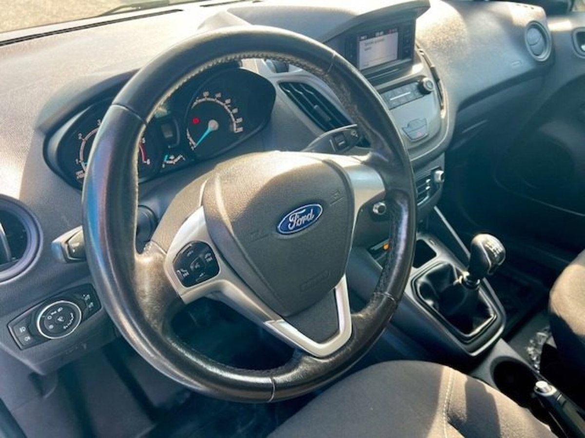Ford Transit Courier 1.5 TDCi 75CV  Trend (17)