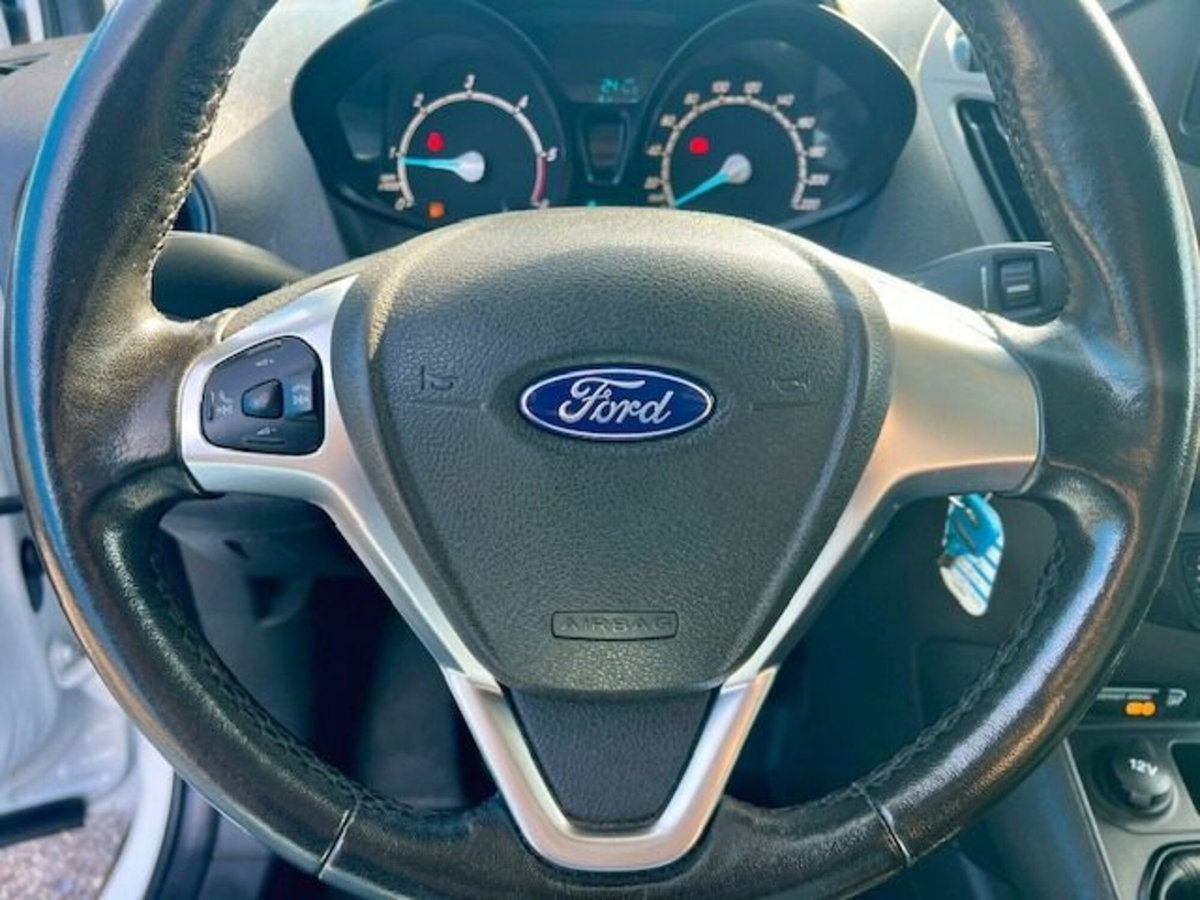 Ford Transit Courier 1.5 TDCi 75CV  Trend (18)