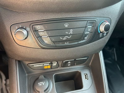 Ford Transit Courier 1.5 TDCi 100CV  Titanium (12)