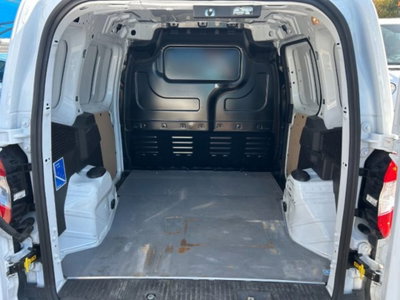 Ford Transit Courier 1.5 TDCi 100CV  Titanium (13)