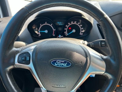 Ford Transit Courier 1.5 TDCi 100CV  Titanium (19)