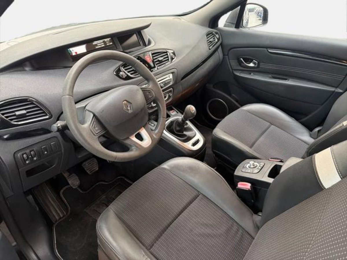 Renault Scenic E-Tech Electric 1.5 dCi 110CV Luxe (7)
