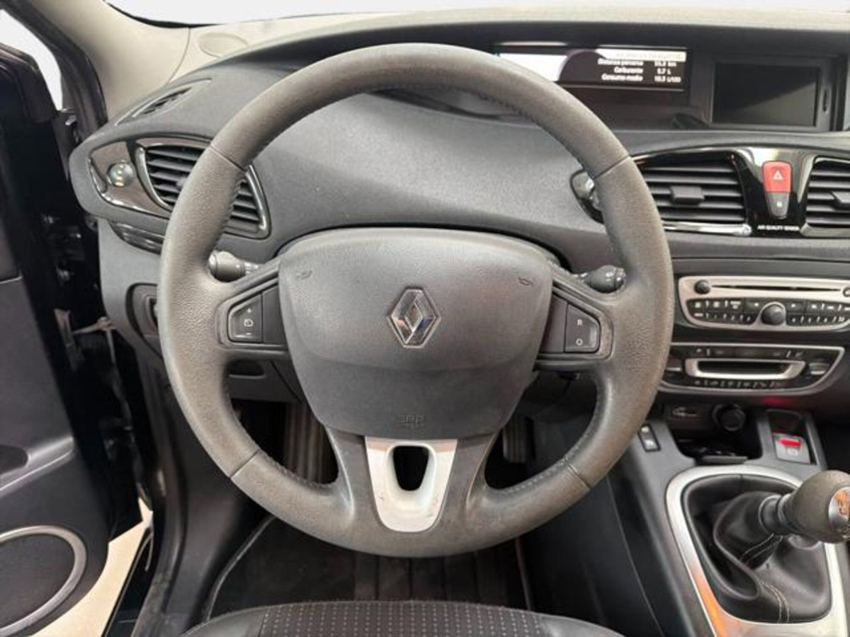 Renault Scenic E-Tech Electric 1.5 dCi 110CV Luxe (8)