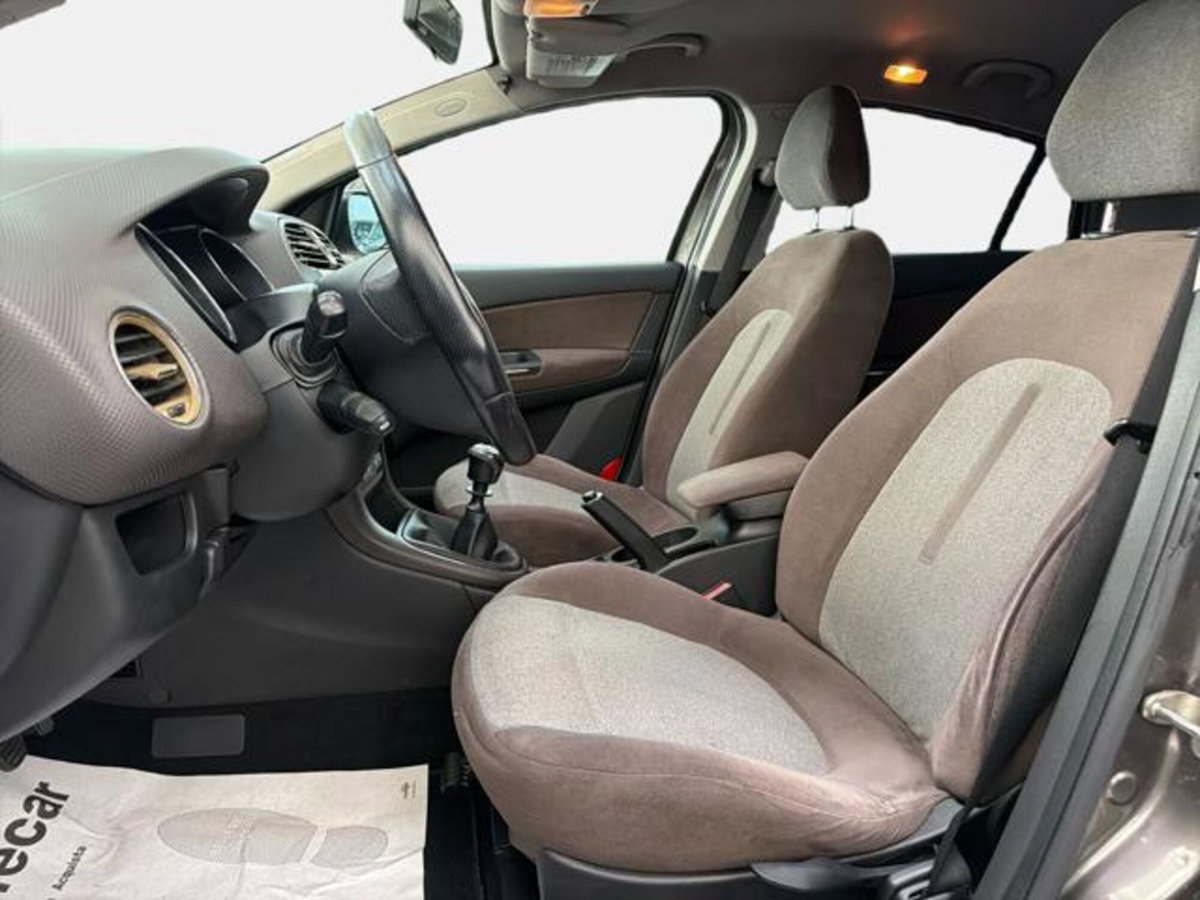 Fiat Bravo 1.9 MJT 120 CV Emotion (12)