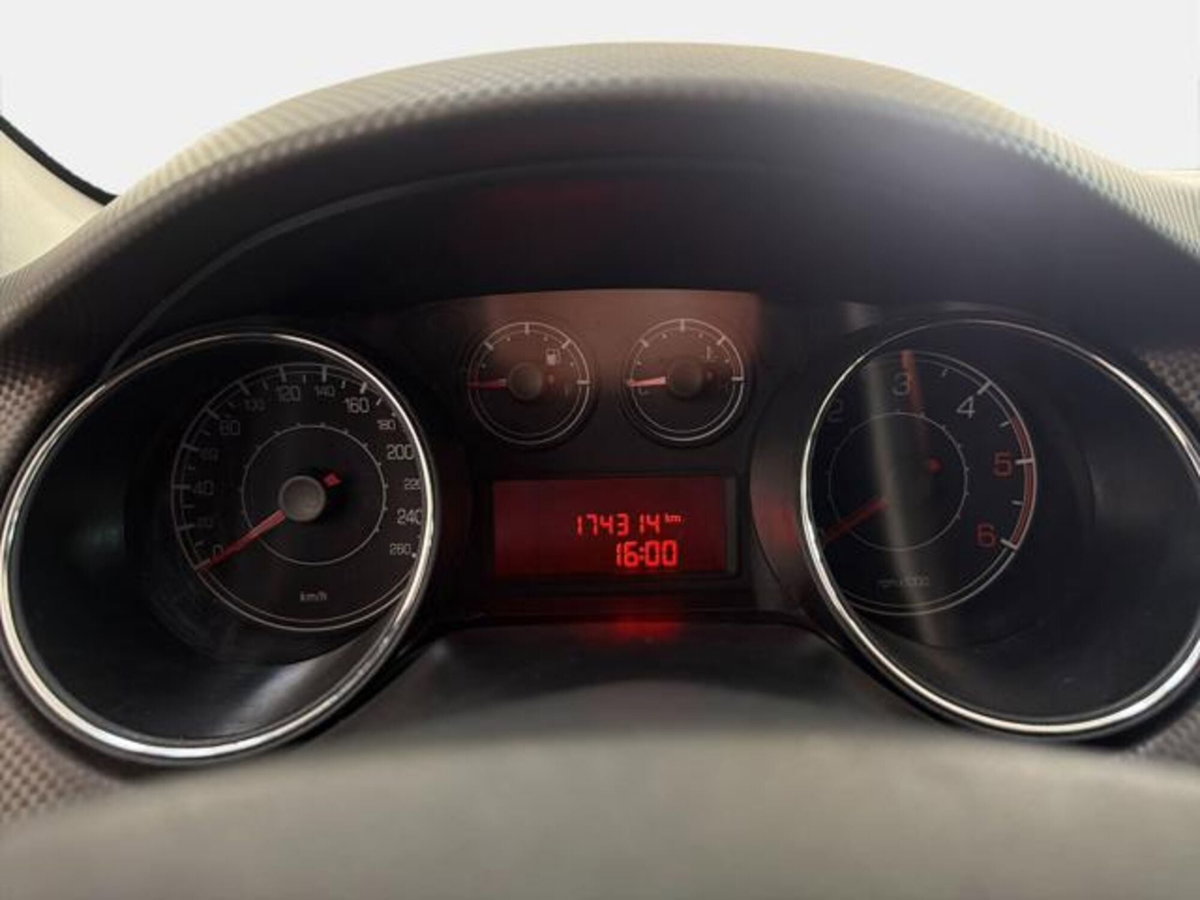 Fiat Bravo 1.9 MJT 120 CV Emotion (9)