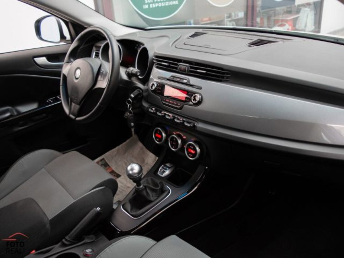 Alfa Romeo Giulietta 1.6 JTDm-2 Giulietta (13)