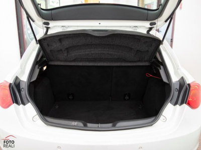 Alfa Romeo Giulietta 1.6 JTDm-2 Giulietta (14)