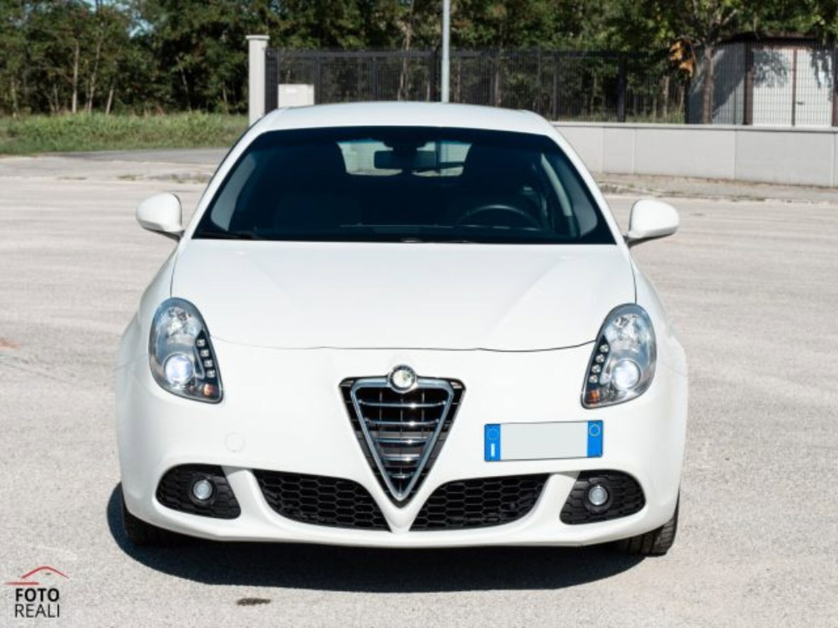 Alfa Romeo Giulietta 1.6 JTDm-2 Giulietta (2)