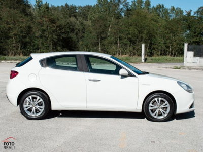 Alfa Romeo Giulietta 1.6 JTDm-2 Giulietta (7)