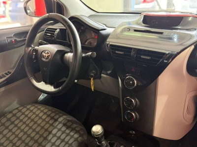 Toyota iQ 1.0 Sol (7)