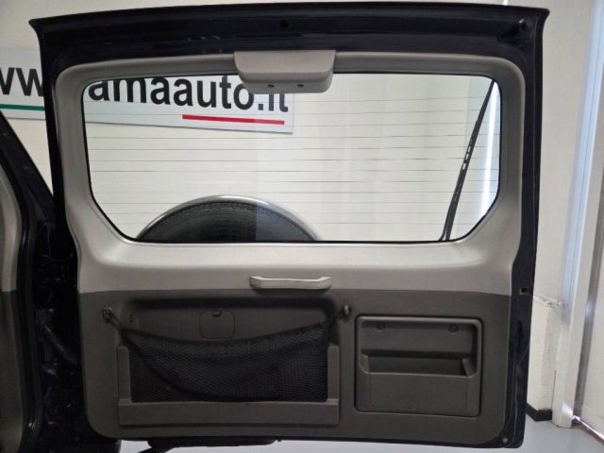 Mitsubishi Pajero 2.5 TDI 3p. GL (15)