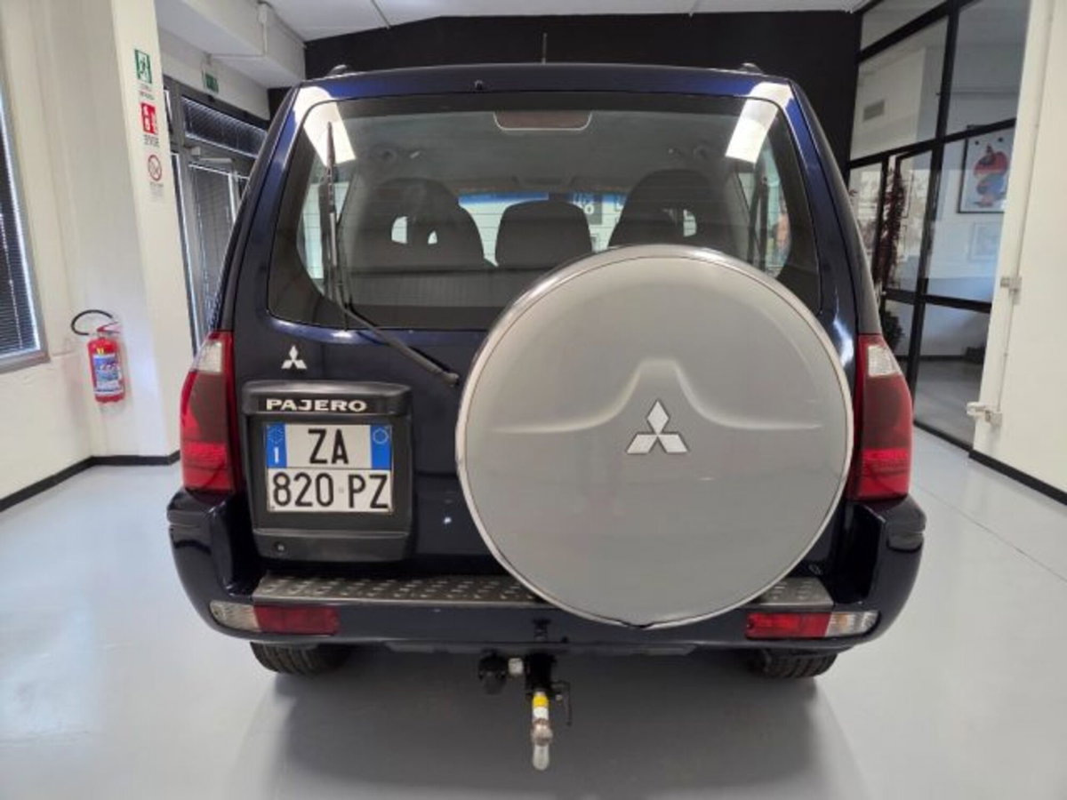 Mitsubishi Pajero 2.5 TDI 3p. GL (5)
