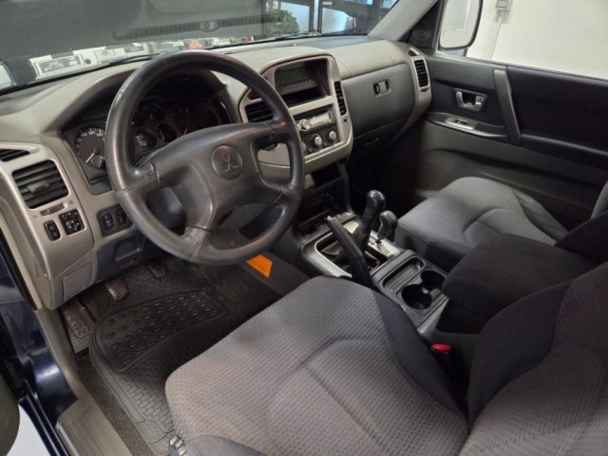 Mitsubishi Pajero 2.5 TDI 3p. GL (7)