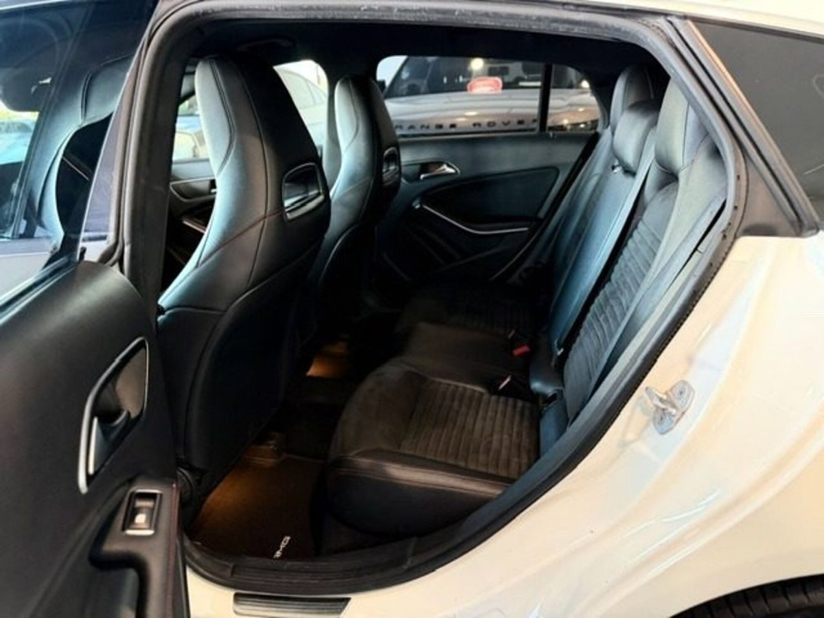 Mercedes-Benz CLA Shooting Brake 220 d Automatic Premium (10)