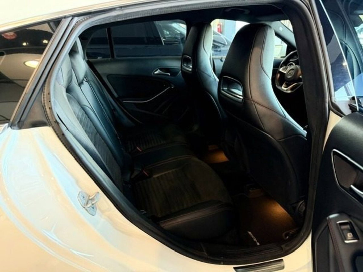 Mercedes-Benz CLA Shooting Brake 220 d Automatic Premium (12)