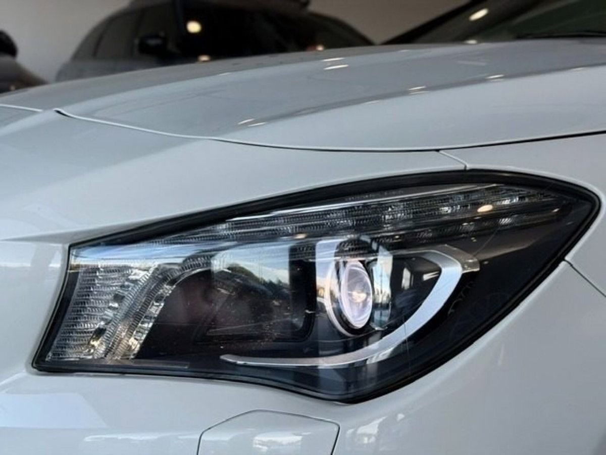 Mercedes-Benz CLA Shooting Brake 220 d Automatic Premium (16)