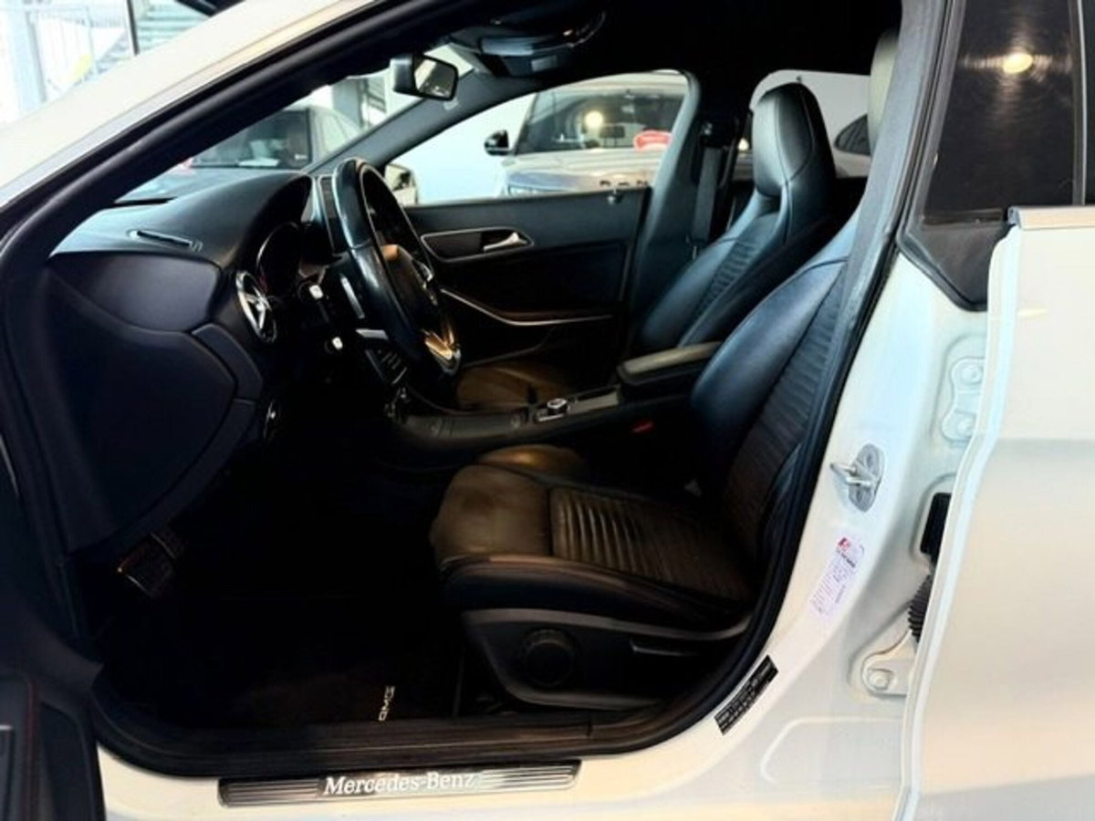 Mercedes-Benz CLA Shooting Brake 220 d Automatic Premium (9)