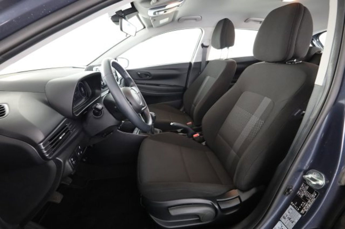 Hyundai i20 1.0 T-GDI 48V iMT ConnectLine (2)