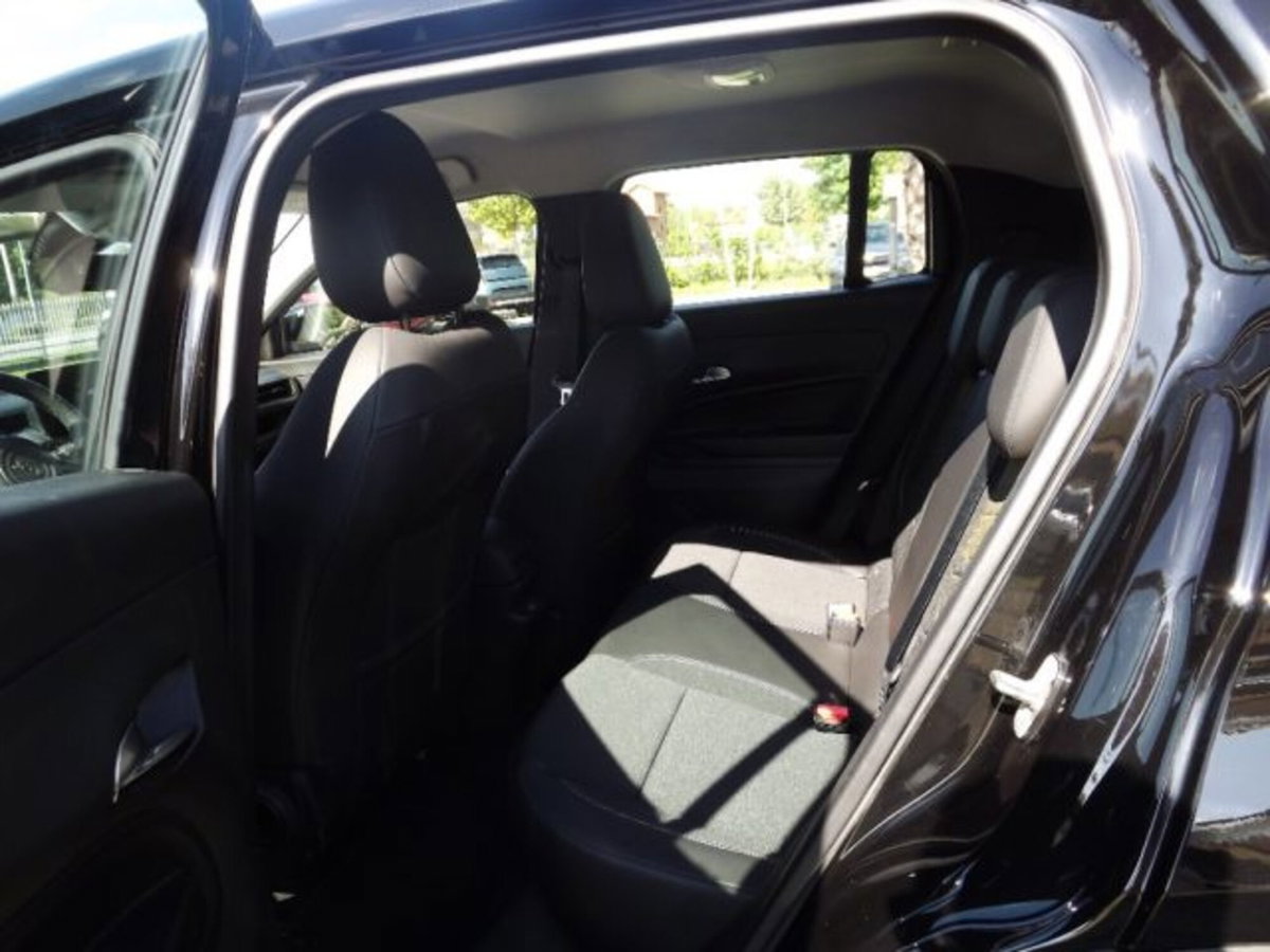 Jeep Avenger 1.2 turbo Summit fwd 100cv (8)