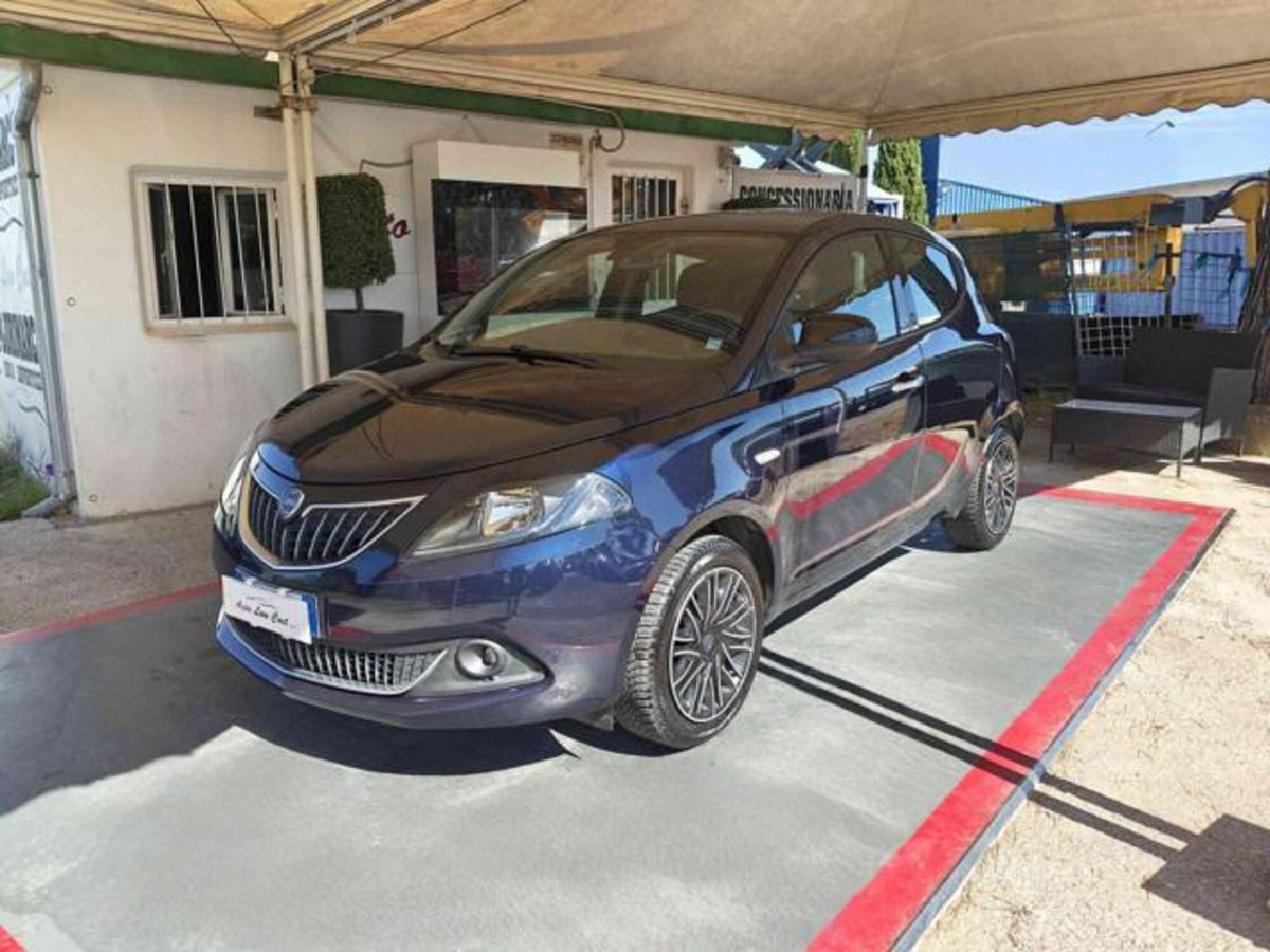 Lancia Ypsilon 1.0 FireFly 5 porte S&S Hybrid Ecochic Gold
