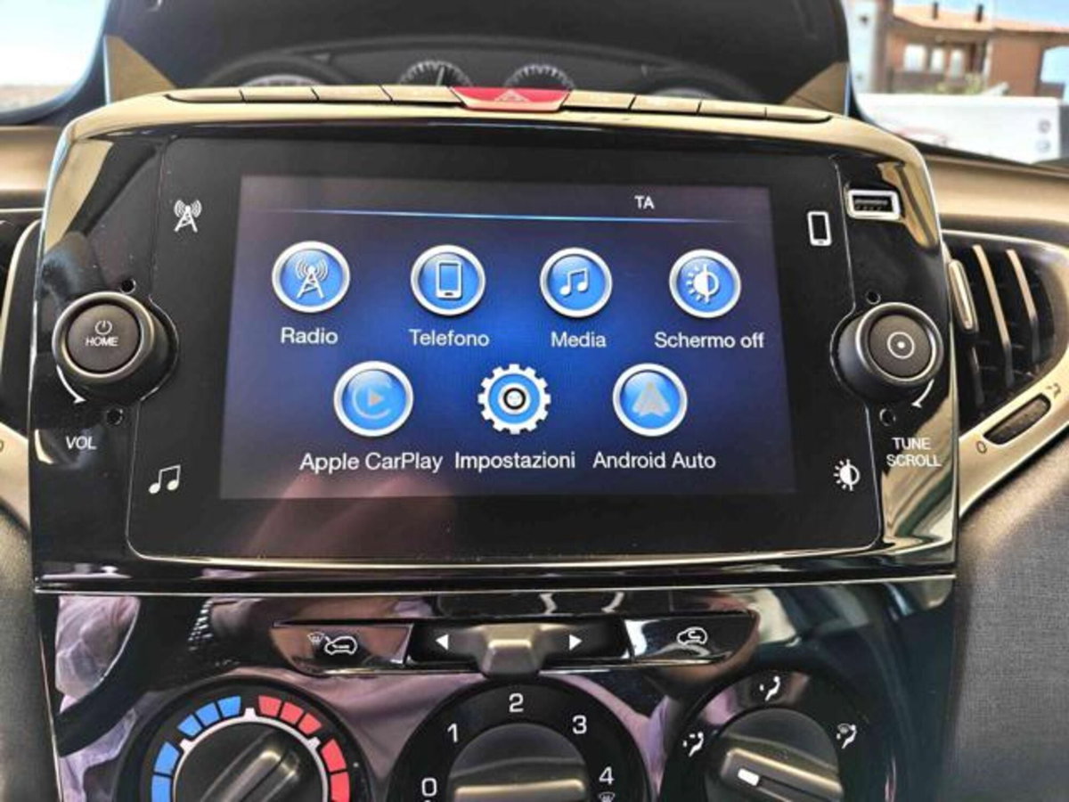 Lancia Ypsilon 1.0 FireFly 5 porte S&S Hybrid Ecochic Gold (10)