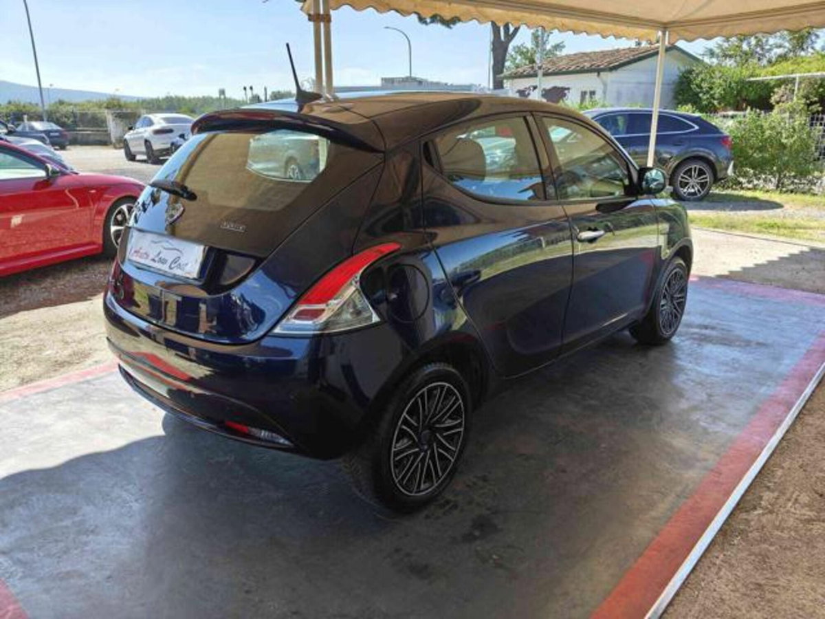 Lancia Ypsilon 1.0 FireFly 5 porte S&S Hybrid Ecochic Gold (6)