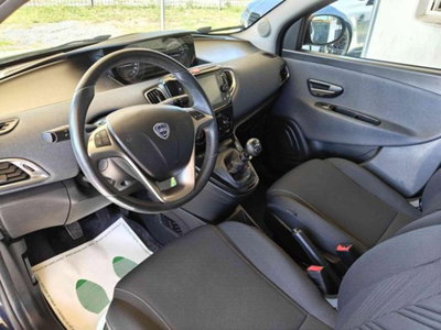 Lancia Ypsilon 1.0 FireFly 5 porte S&S Hybrid Ecochic Gold (8)