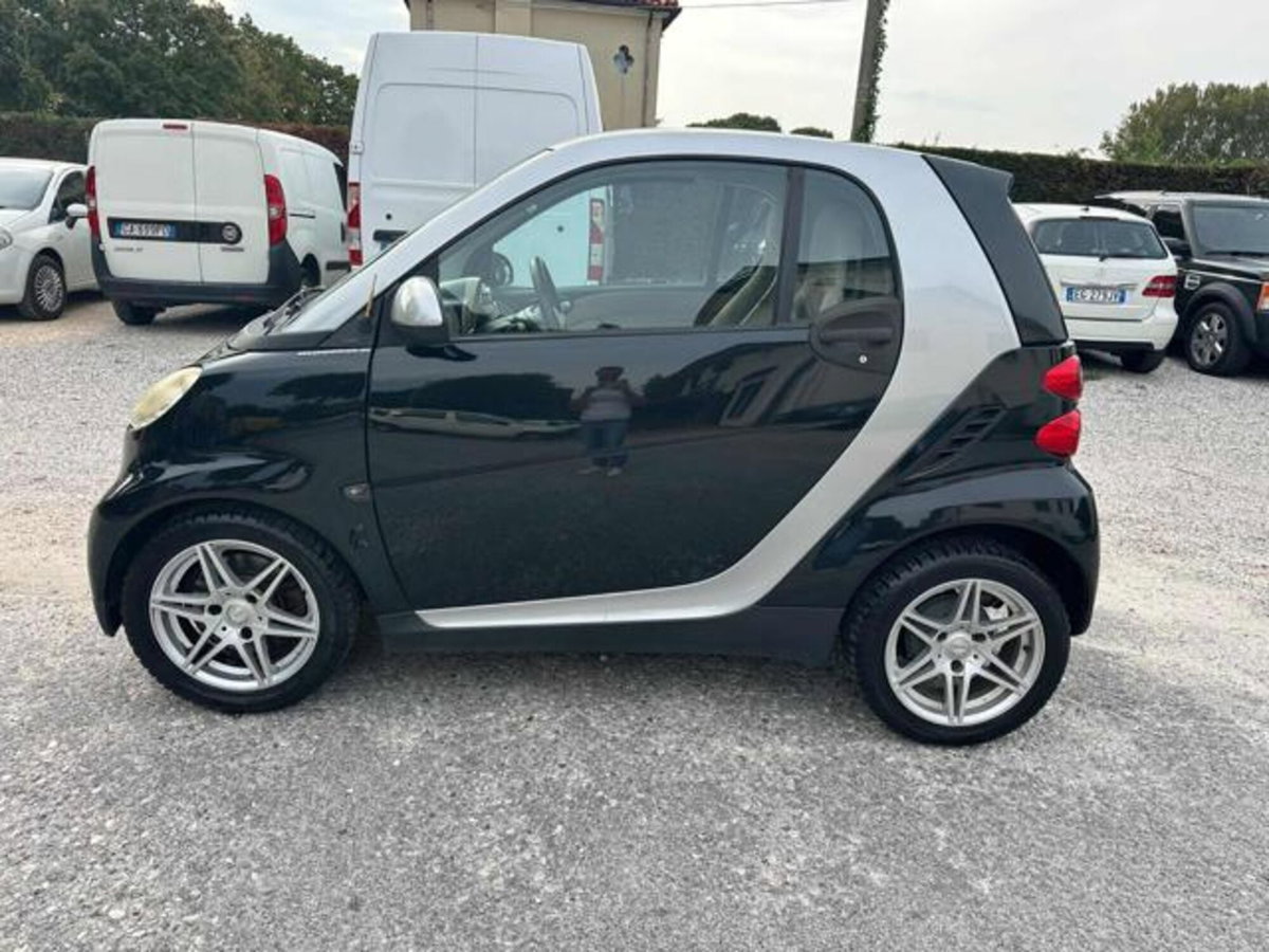 smart Fortwo 1000 52 kW MHD coupé passion (2)