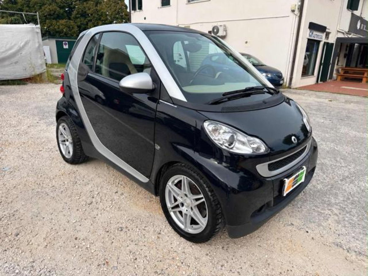 smart Fortwo 1000 52 kW MHD coupé passion (9)