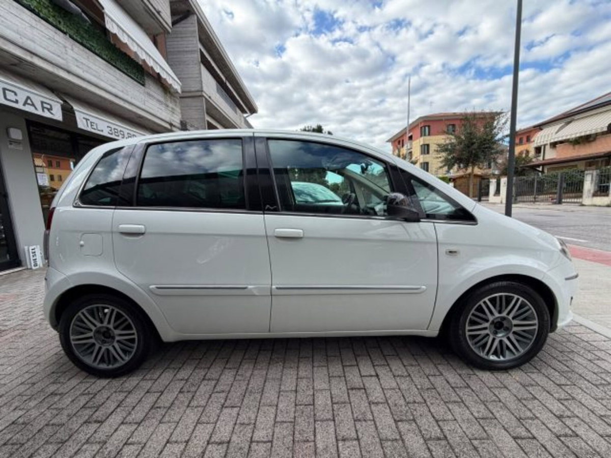 Lancia Musa 1.6 Mjt 120 CV Platinum (4)
