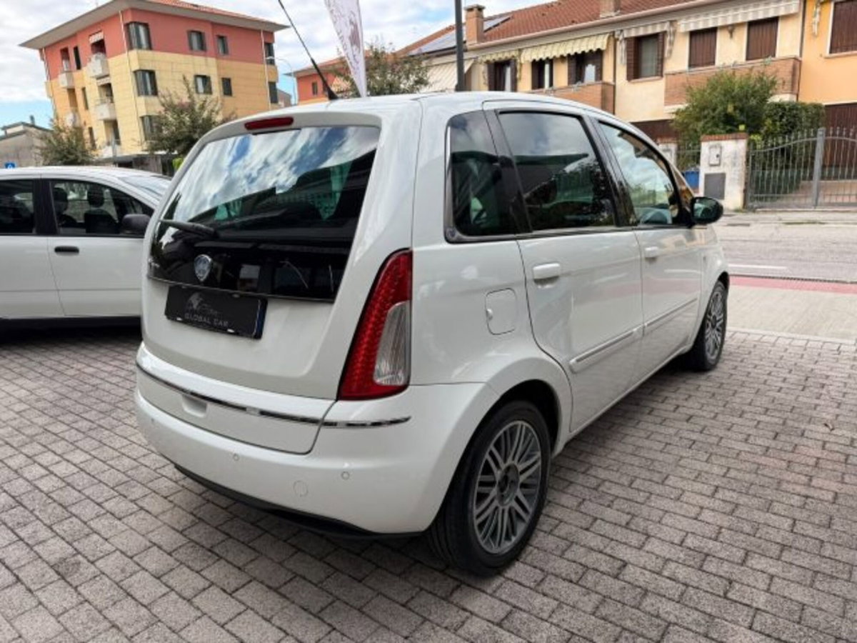 Lancia Musa 1.6 Mjt 120 CV Platinum (5)