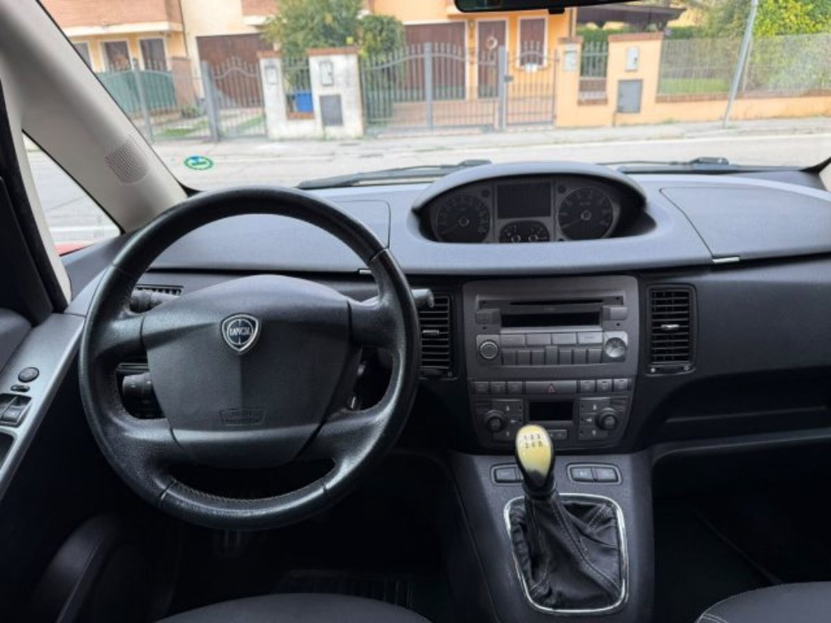 Lancia Musa 1.6 Mjt 120 CV Platinum (9)