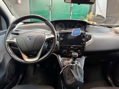 Lancia Ypsilon 1.0 FireFly 5 porte S&S Hybrid Gold Plus (10)