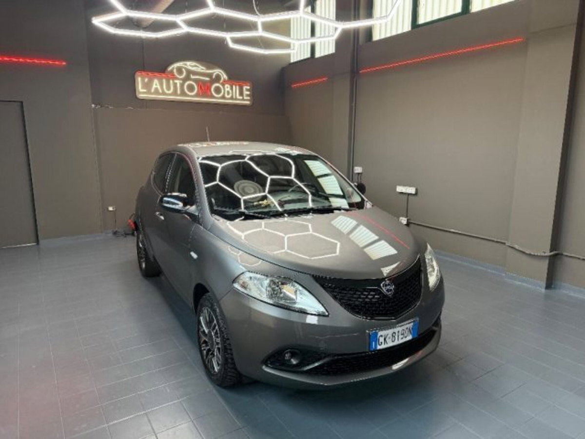 Lancia Ypsilon 1.0 FireFly 5 porte S&S Hybrid Gold Plus (3)
