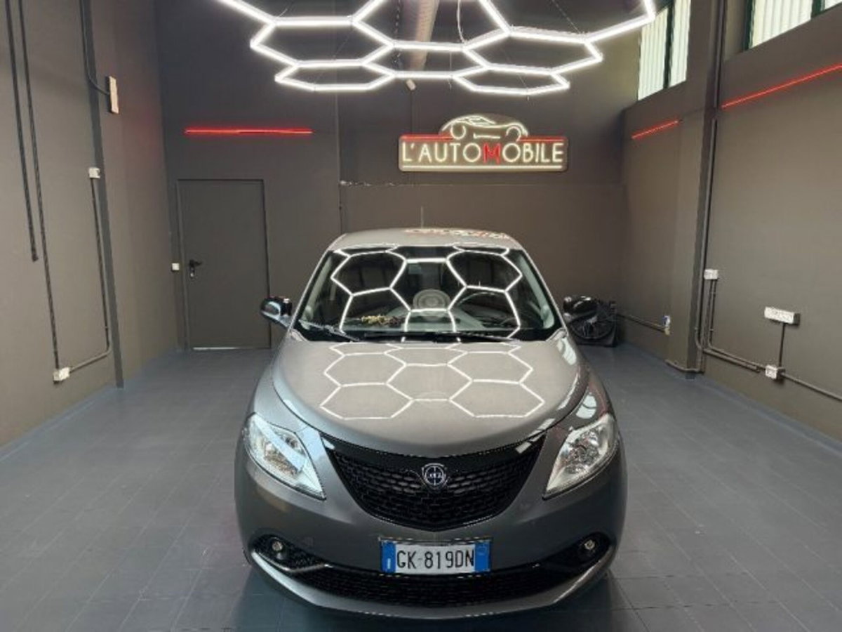 Lancia Ypsilon 1.0 FireFly 5 porte S&S Hybrid Gold Plus (4)