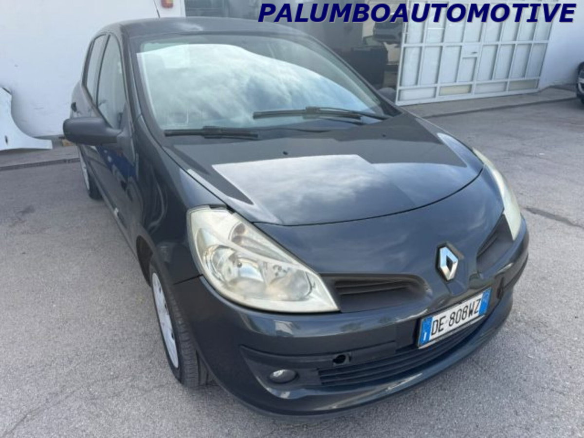 Renault Clio 1.5 dCi 70CV 5 porte Luxe (2)