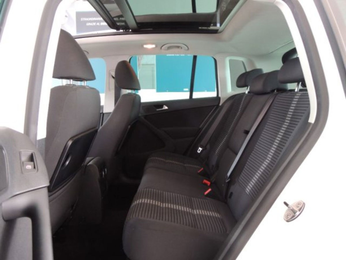 Volkswagen Tiguan 2.0 TDI 140CV 4MOTION DSG Sport & Style (13)
