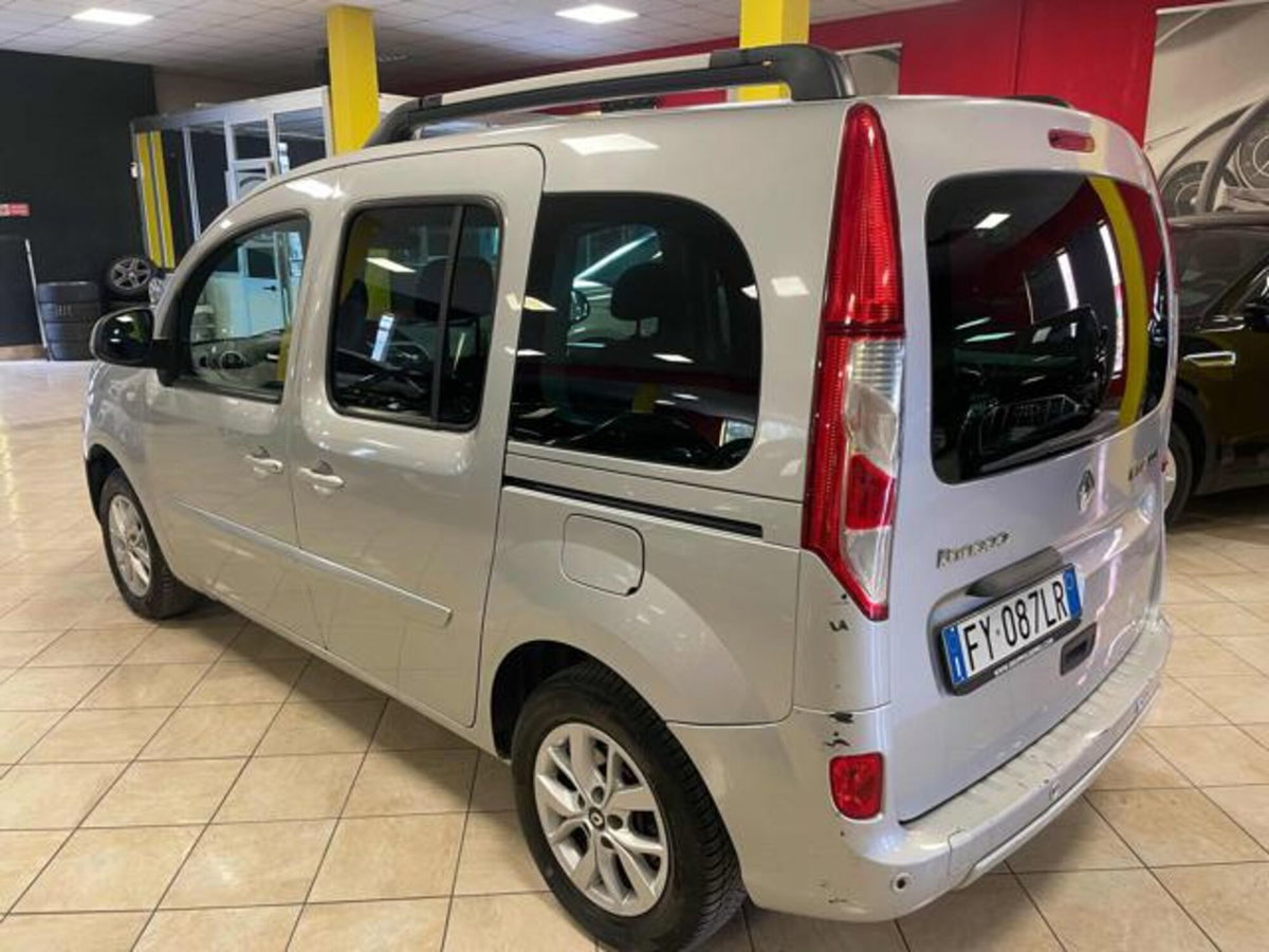 Renault Kangoo 1.5 blue dci Techno 115cv edc (3)