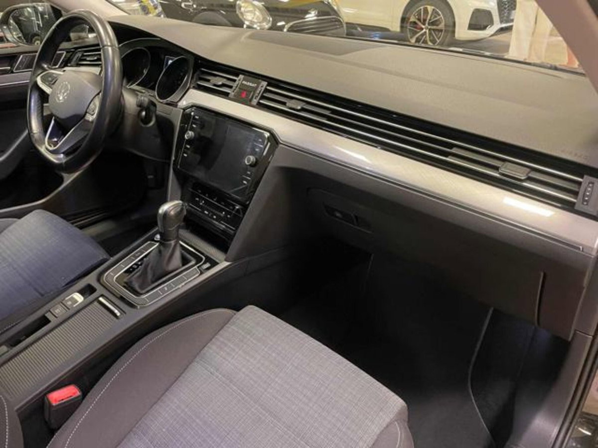 Volkswagen Passat Variant 2.0 TDI SCR EVO DSG Business (11)