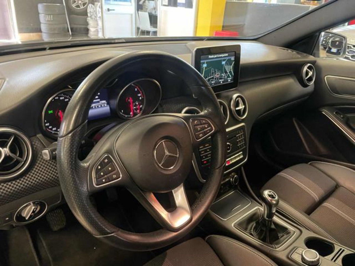 Mercedes-Benz Classe A 180 d Sport (10)
