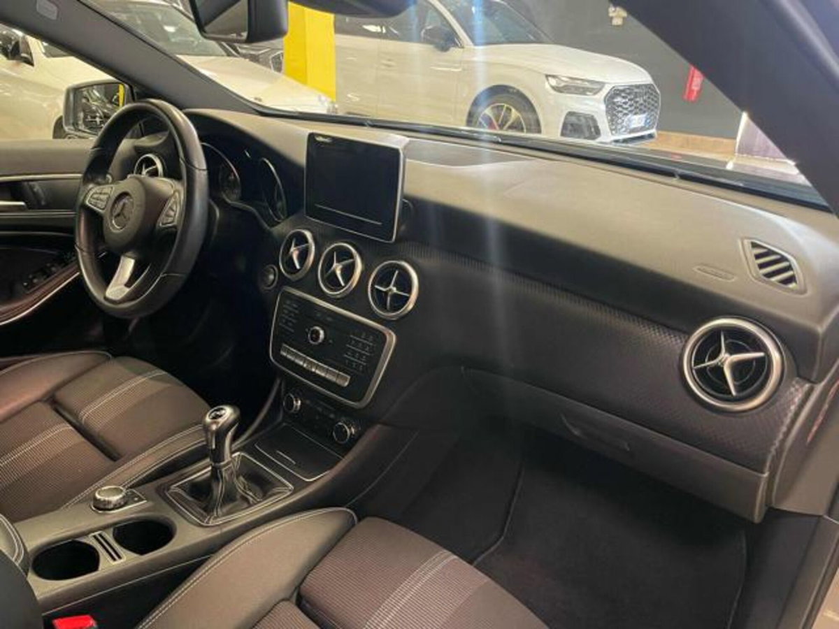 Mercedes-Benz Classe A 180 d Sport (11)
