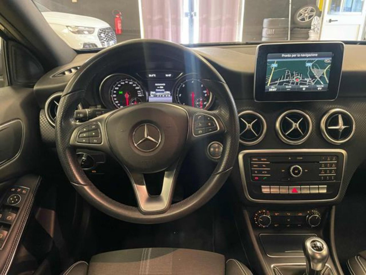 Mercedes-Benz Classe A 180 d Sport (13)