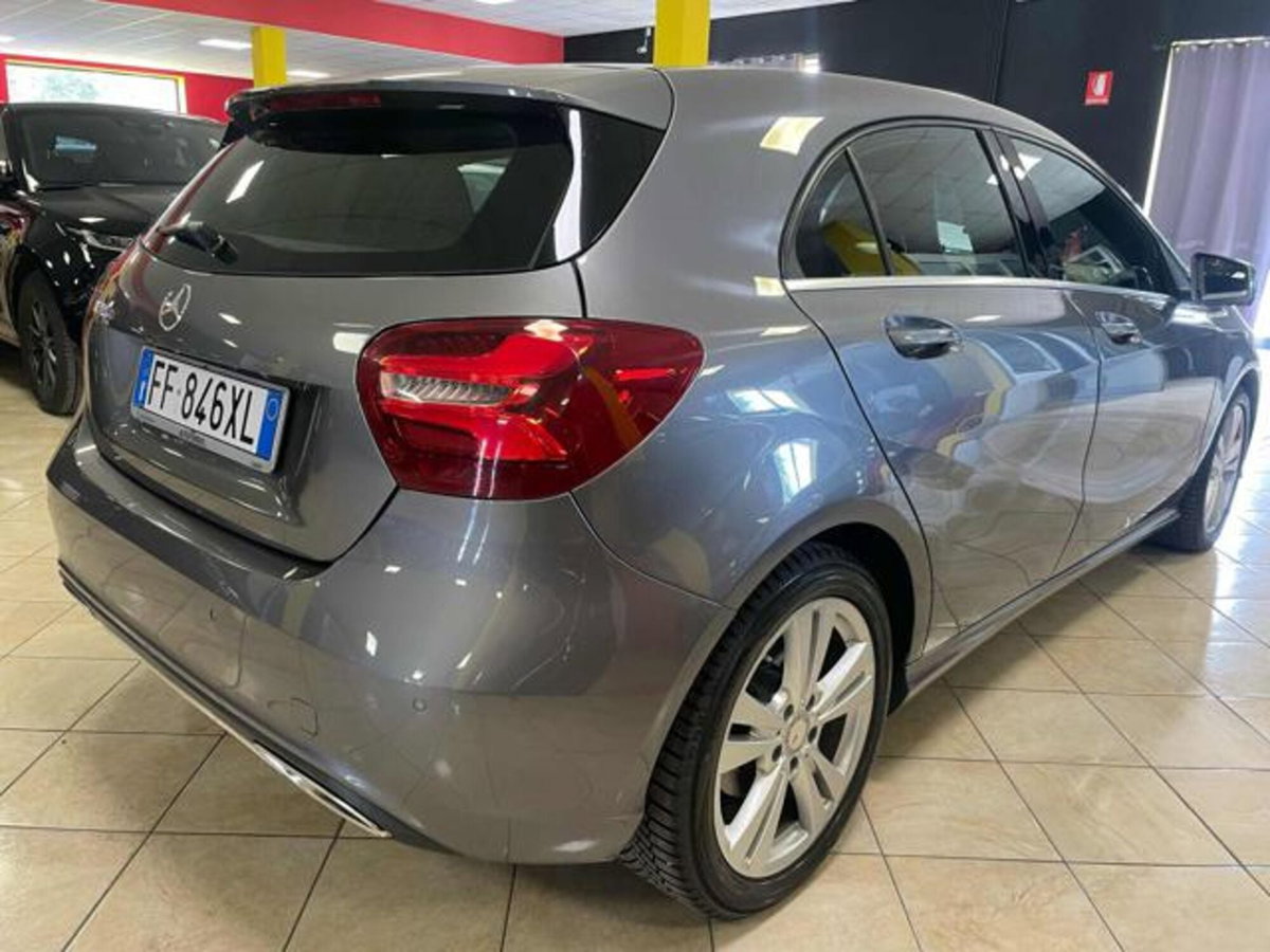 Mercedes-Benz Classe A 180 d Sport (2)