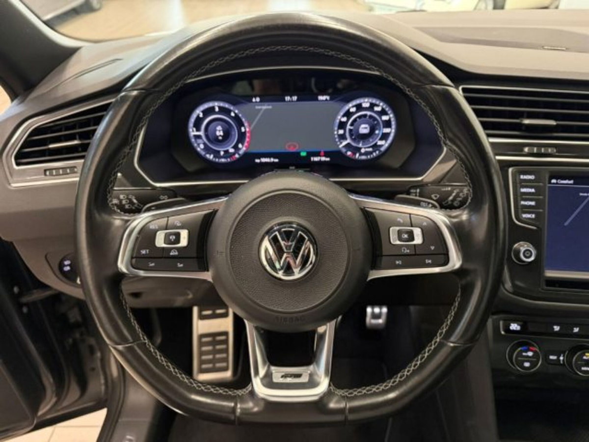 Volkswagen Tiguan 2.0 BiTDI SCR DSG 4MOTION Executive R-Line BMT (11)