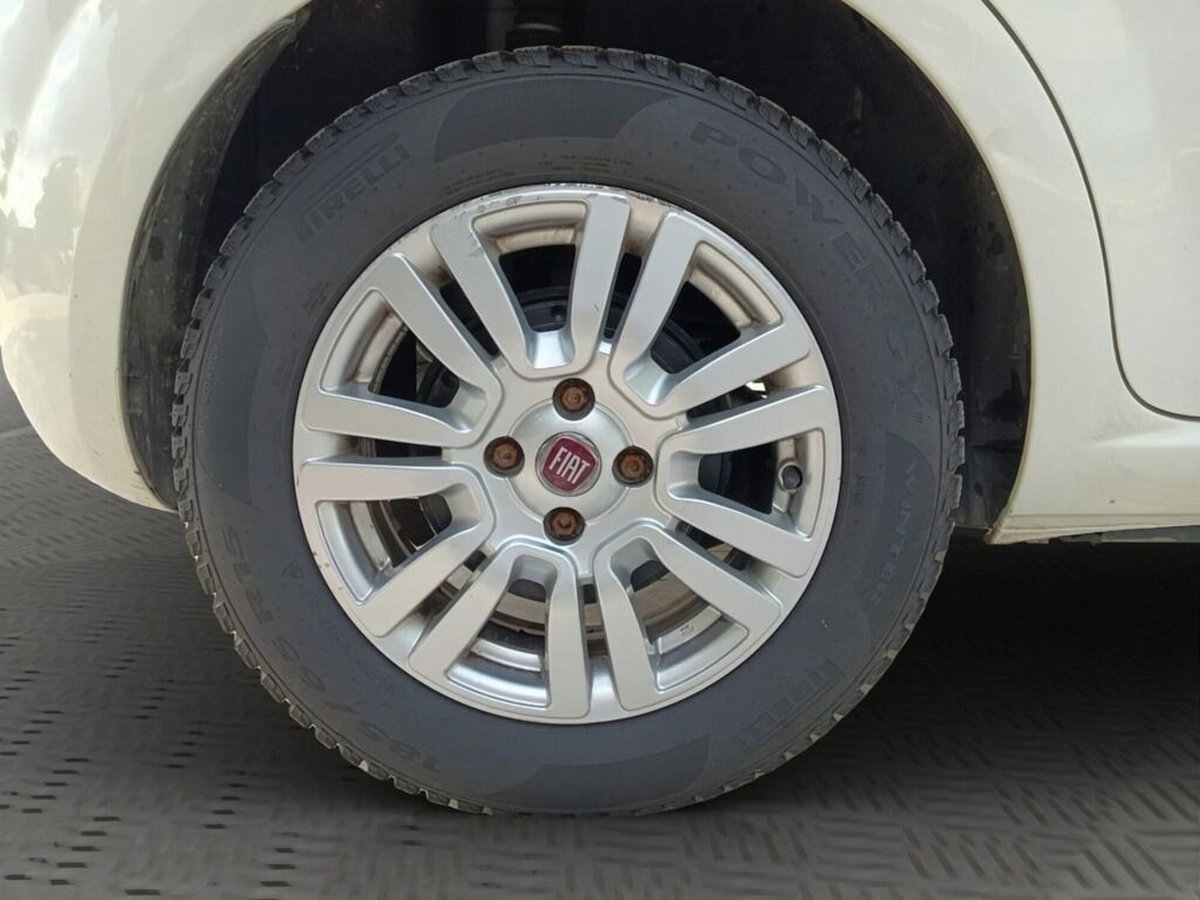Fiat Punto 1.3 MJT II S&S 95 CV 5 porte Lounge (13)