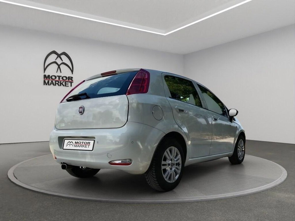 Fiat Punto 1.3 MJT II S&S 95 CV 5 porte Lounge (7)