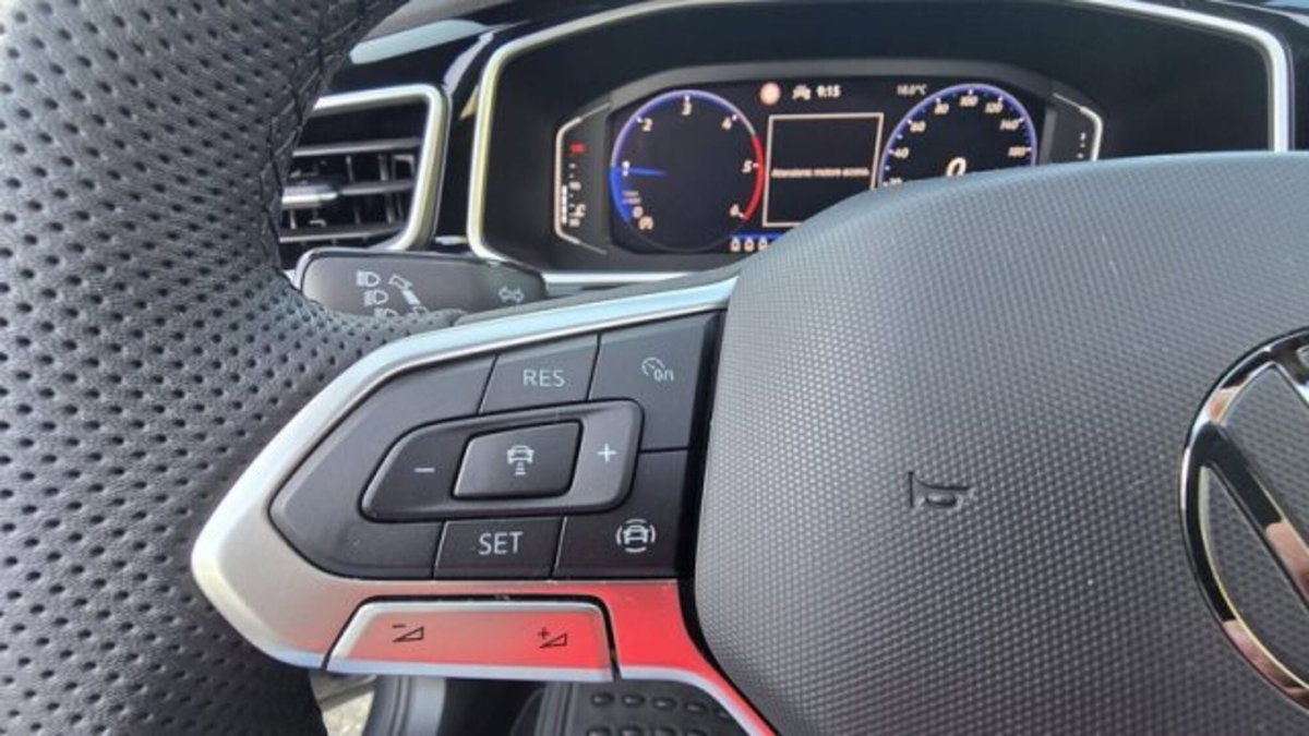 Volkswagen T-Roc 2.0 tdi R-Line 115cv (10)